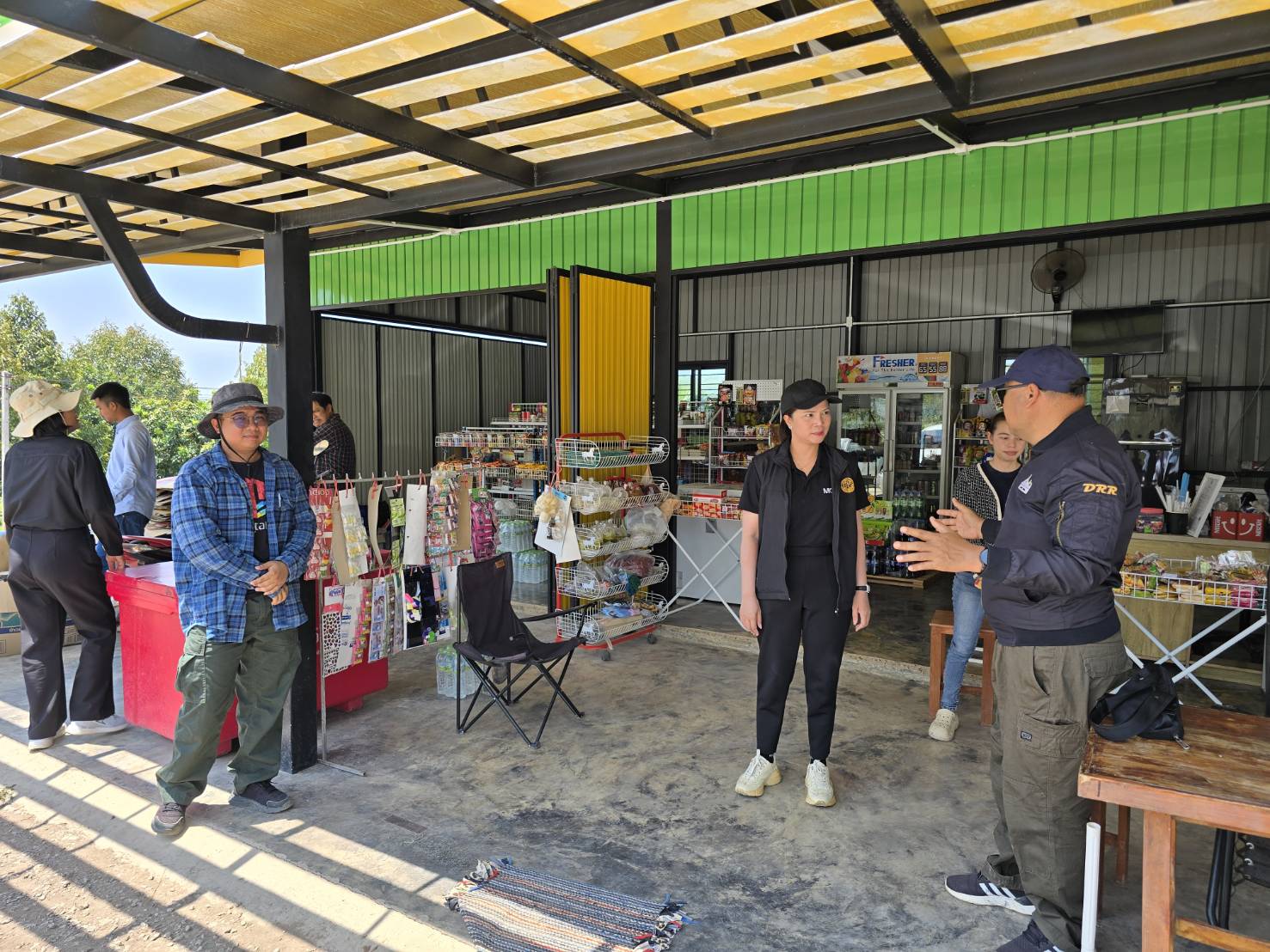 title - ปฏิรูปที่ดินจังหวัดเพชรบุรี พร้อมด้วยเจ้าหน้าที่ ส.ป.ก.เพชรบุรี ลงพื้นที่รวบรวมข้อมูลประกอบการพิจารณาของคณะกรรมการปฏิรูปที่ดินจังหวัดเพชรบุรี (คปจ.เพชรบุรี) กรณีหน่วยงานรัฐ ขออนุญาตใช้ที่ดินในเขตปฏิรูปที่ดินเพื่อกิจการสาธารณูปโภค